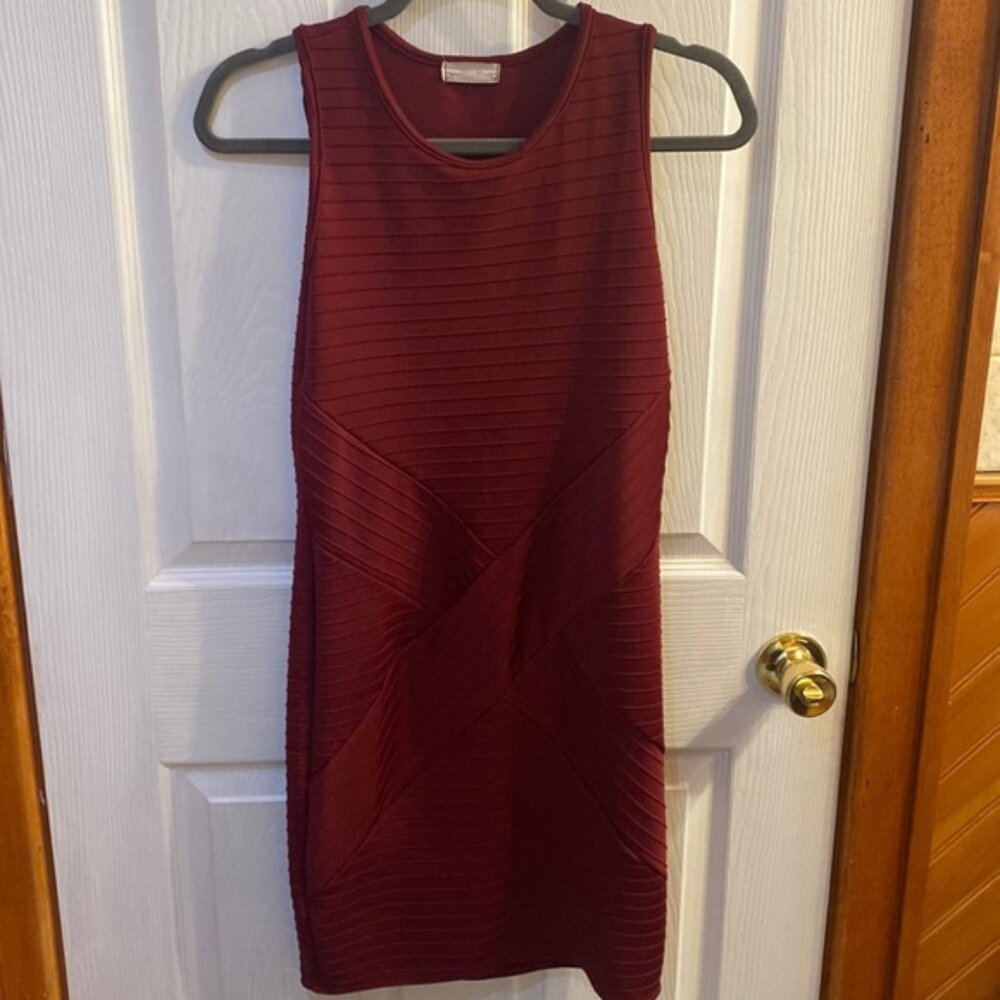ARAN’S DEN MAROON DRESS